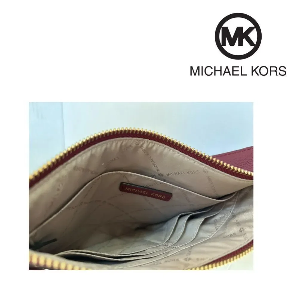 Michael Kors Leather Jet Set Travel XL‎ Zip Clutch
